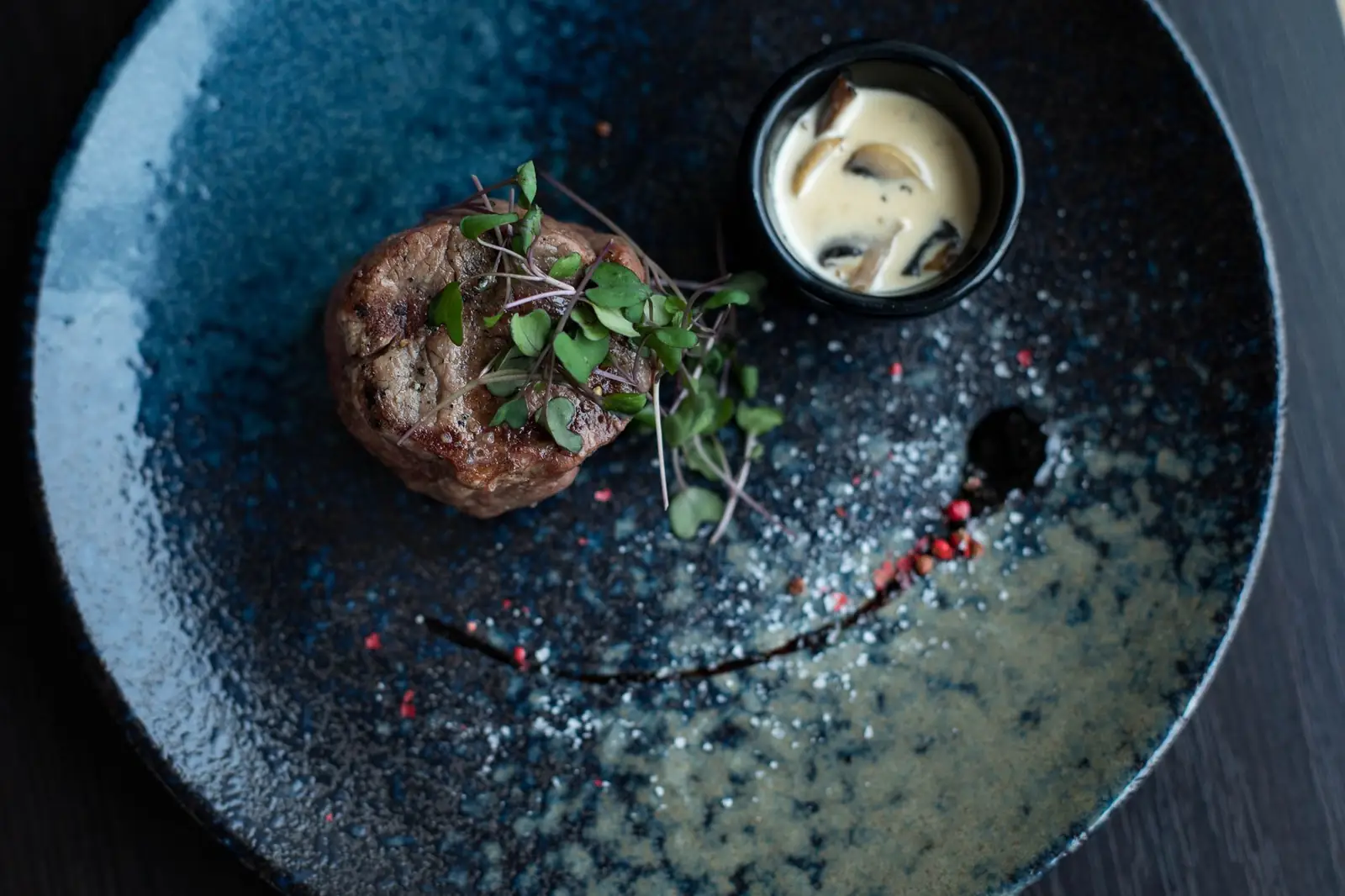 Dining detail at Vorandelgrandinn 